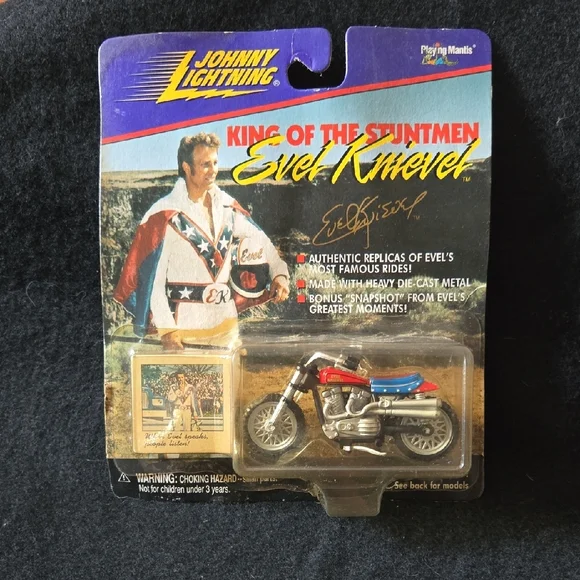 Action Figure Set - Blue, Red, White - Picture 2 of 5